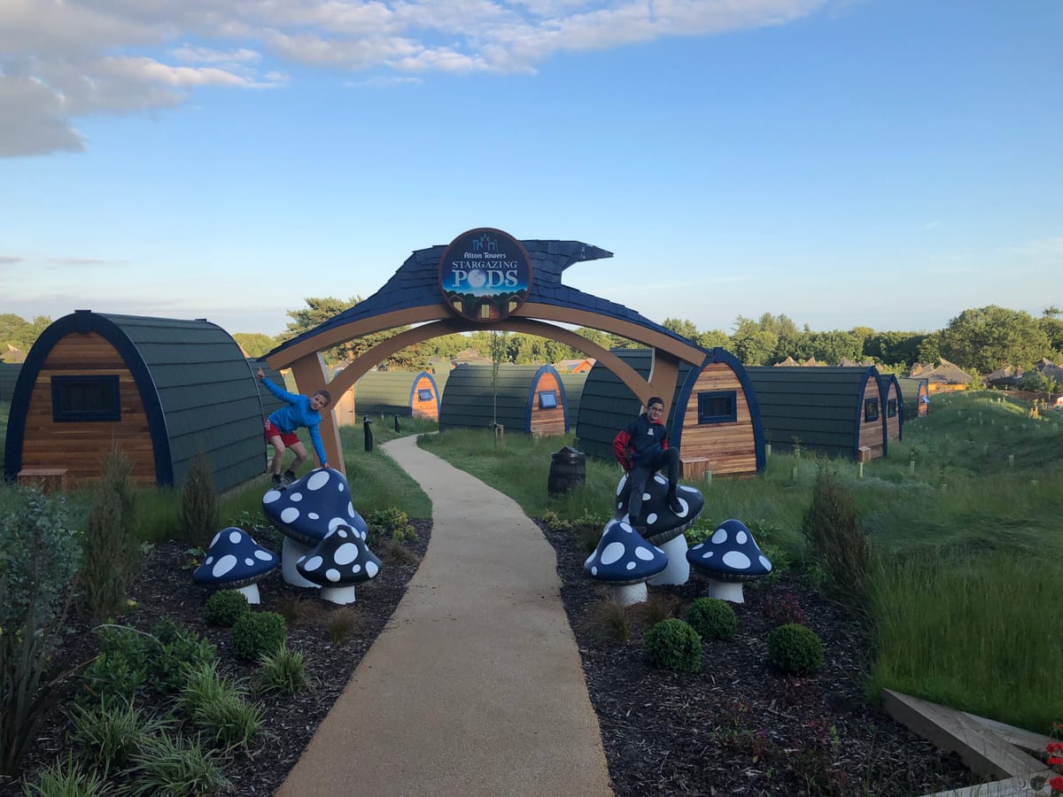 Alton Towers Stargazing Pods — 4