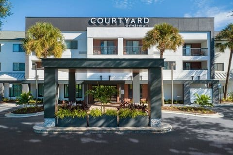 Courtyard by Marriott Tampa North/I-75 Fletcher — 3
