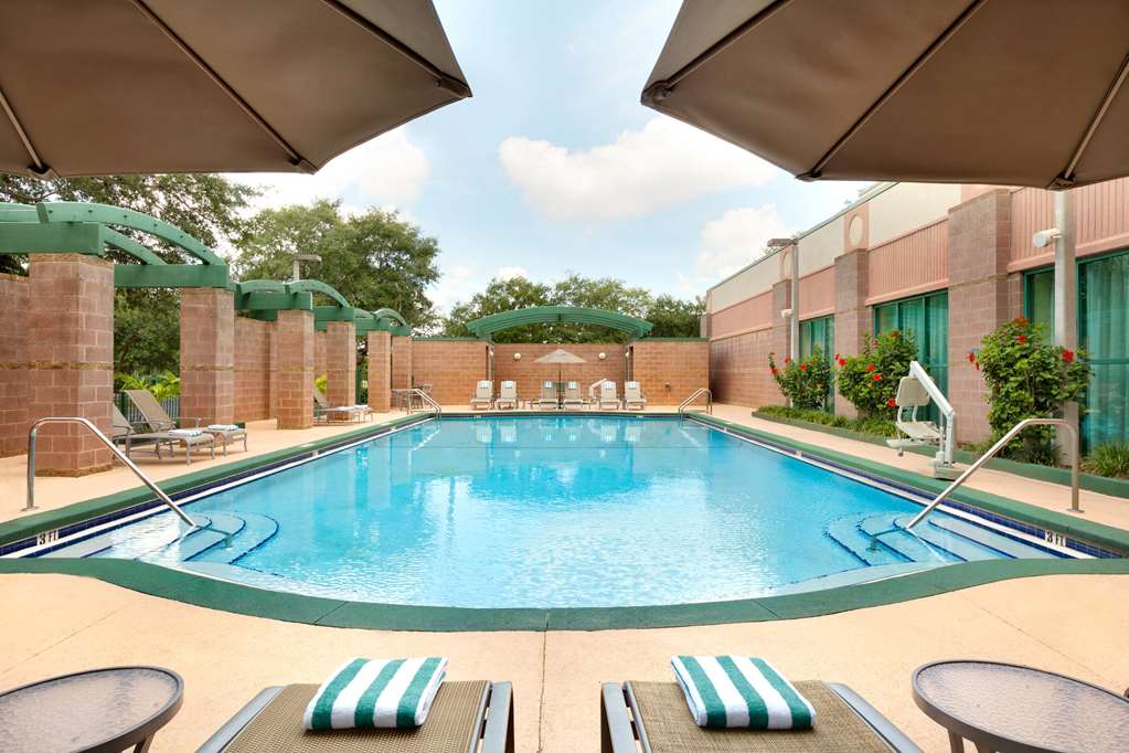 Embassy Suites by Hilton Tampa USF Near Busch Gardens
