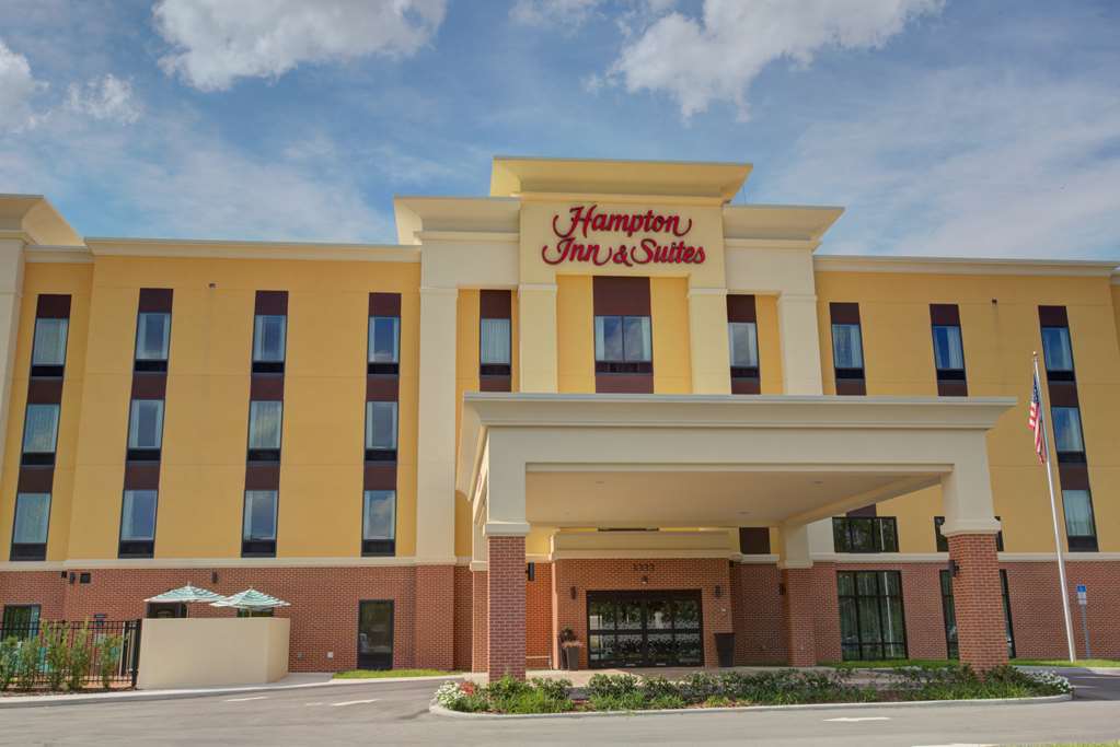 Hampton Inn & Suites Tampa Busch Gardens Area — 4