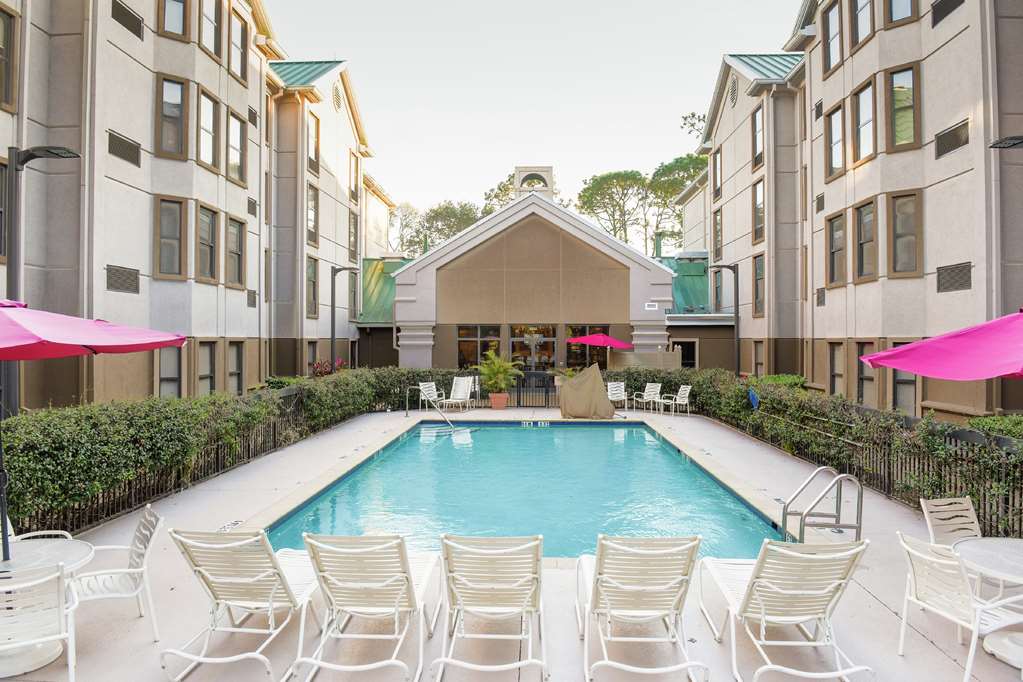 Hampton Inn & Suites Tampa-North — 4