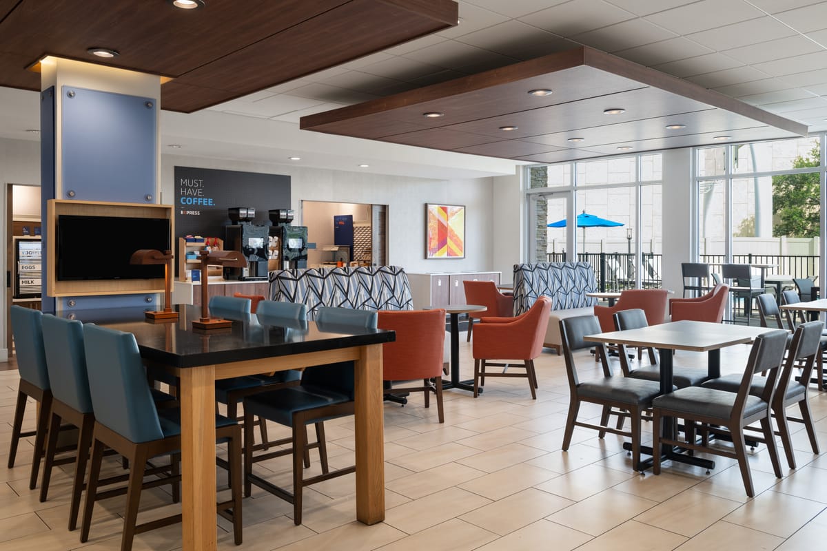 Holiday Inn Express & Suites Tampa East - Ybor City by IHG — 2