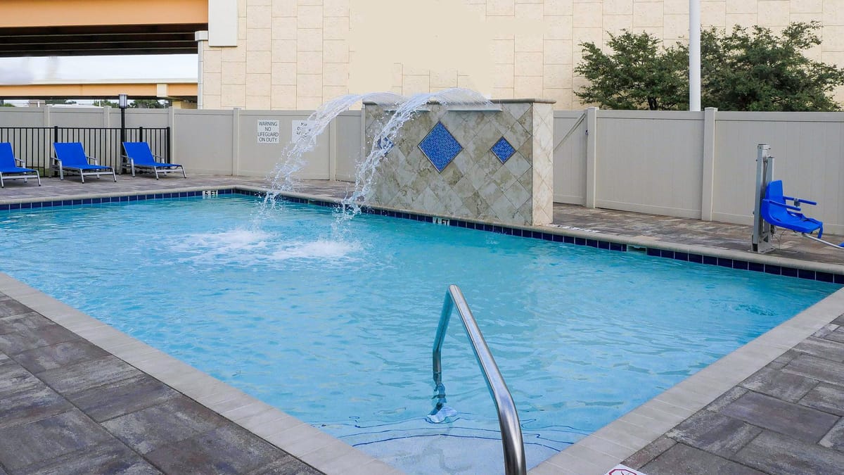 Holiday Inn Express & Suites Tampa East - Ybor City by IHG — 5