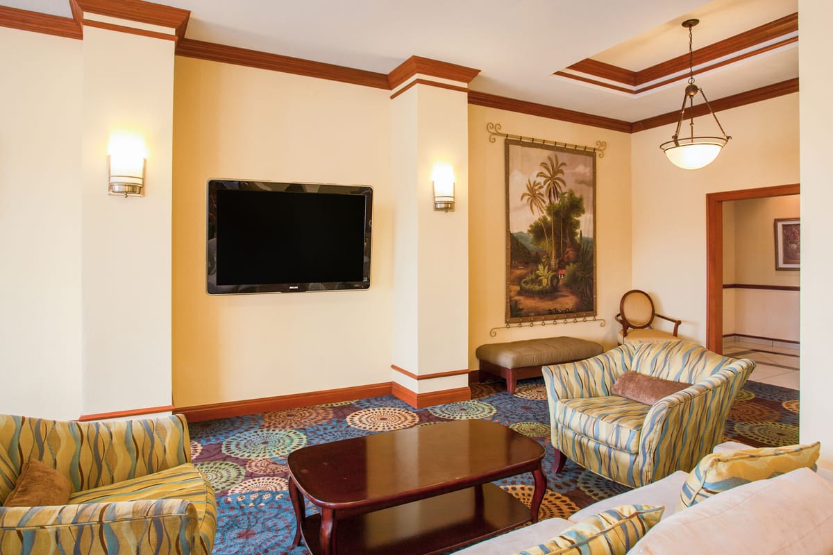 Holiday Inn Express & Suites Tampa-Fairgrounds-Casino by IHG — 3