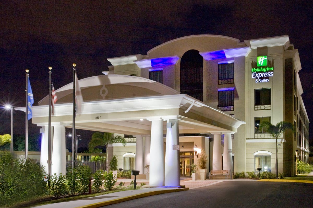 Holiday Inn Express & Suites Tampa -Usf-Busch Gardens by IHG