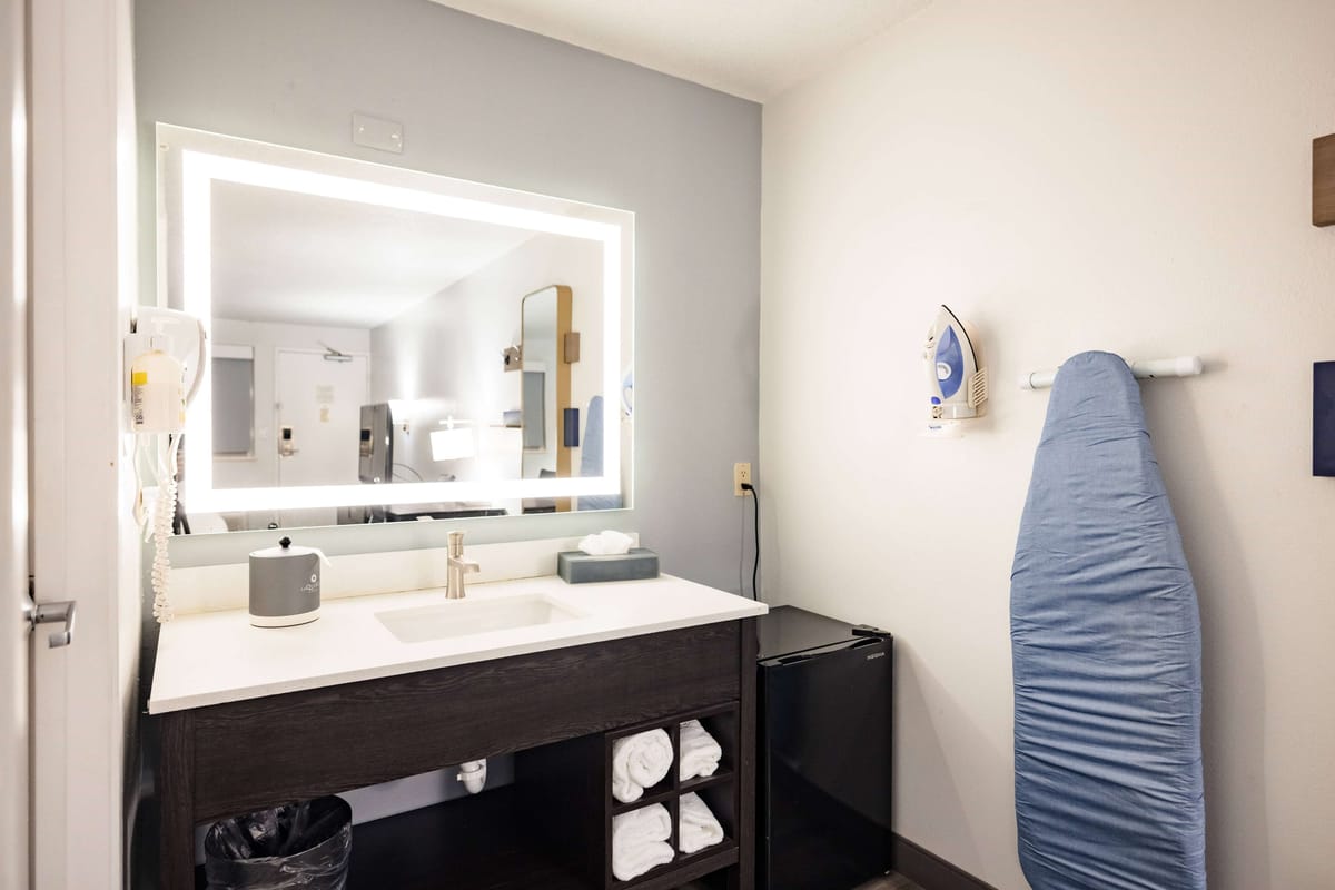 La Quinta Inn by Wyndham Tampa Near Busch Gardens — 5