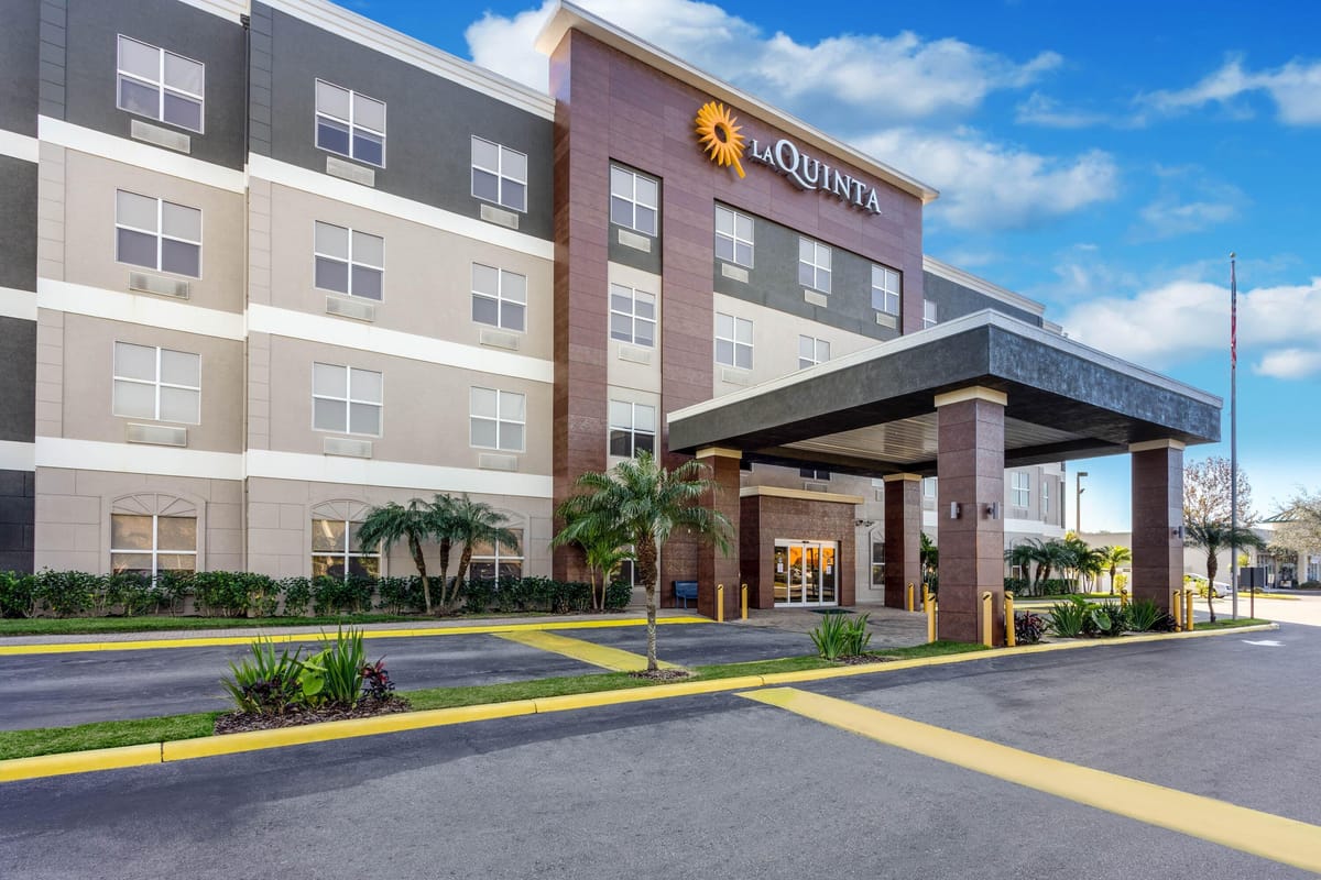 La Quinta Inn & Suites by Wyndham Tampa Central