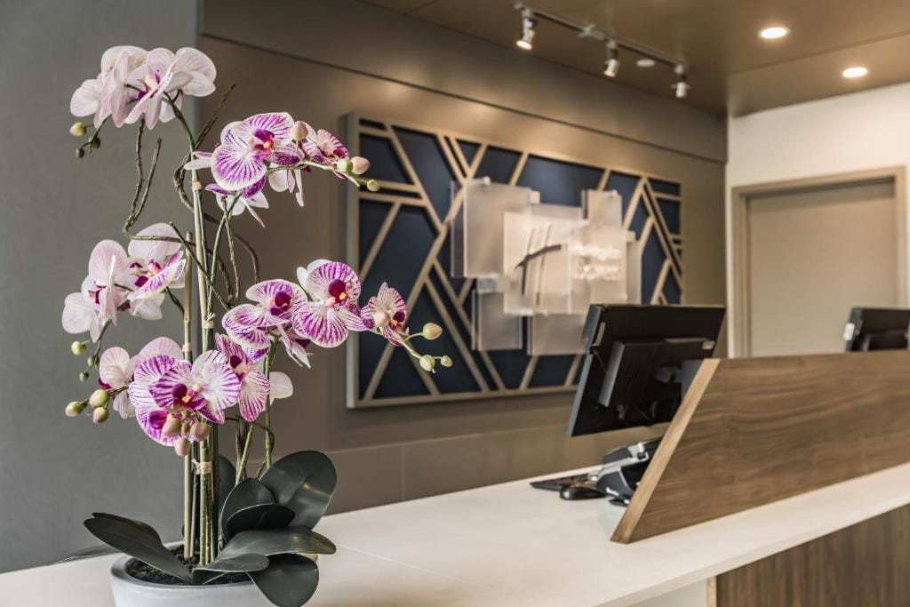 Holiday Inn Express Toronto-North York by IHG — 3