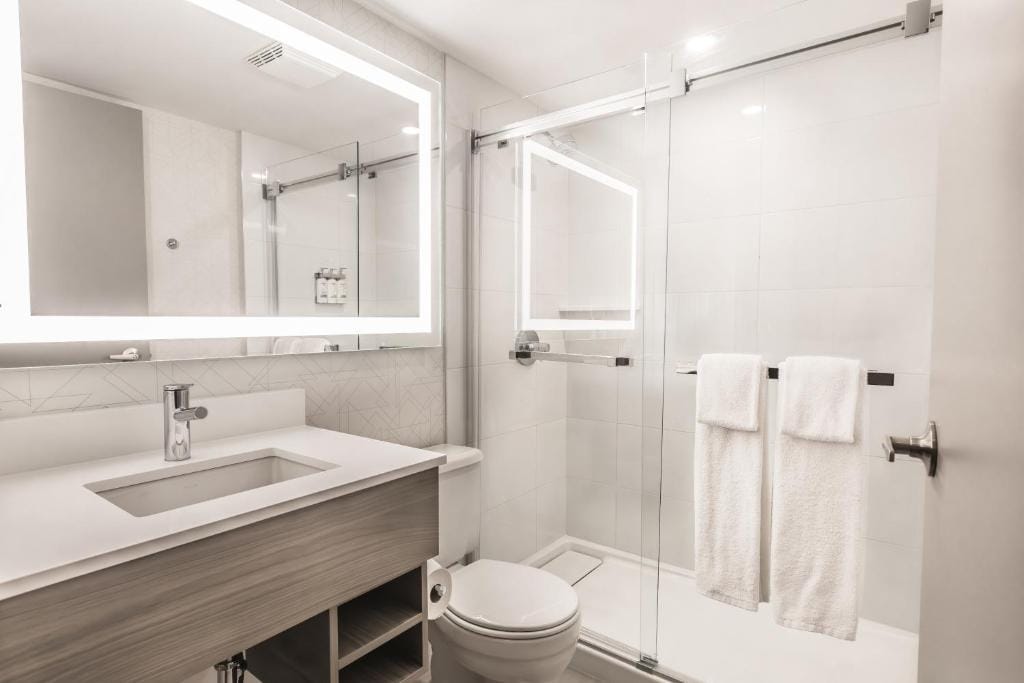 Holiday Inn Express Toronto-North York by IHG — 5
