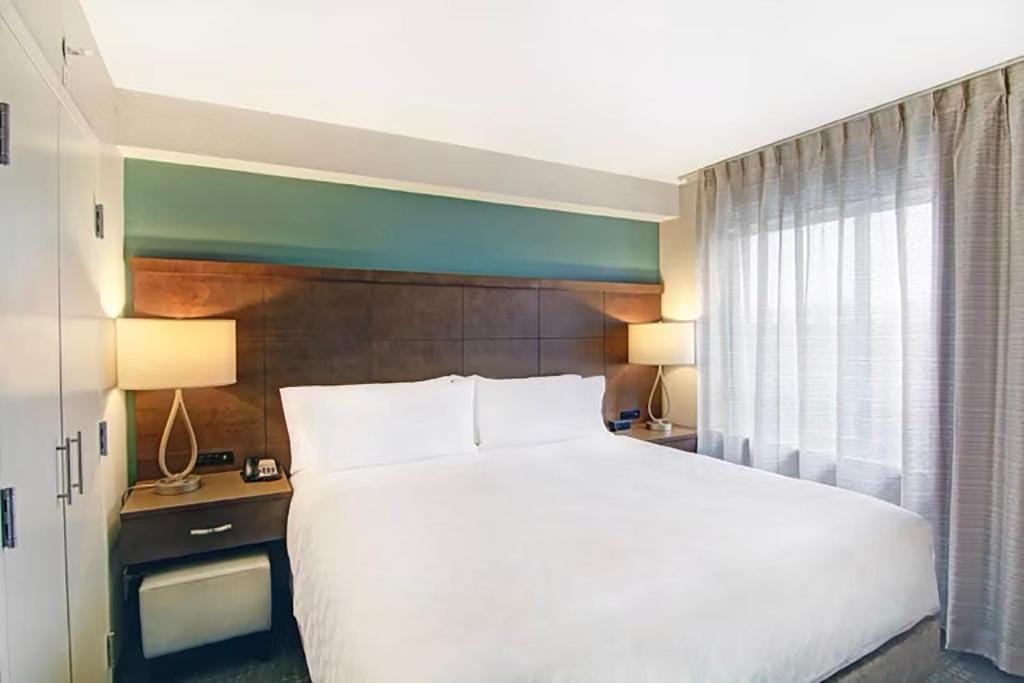 Staybridge Suites Toronto - Vaughan South by IHG — 2