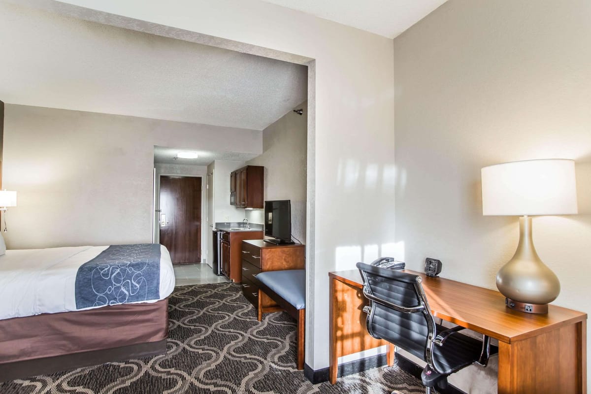 Comfort Suites Pineville - Ballantyne Area