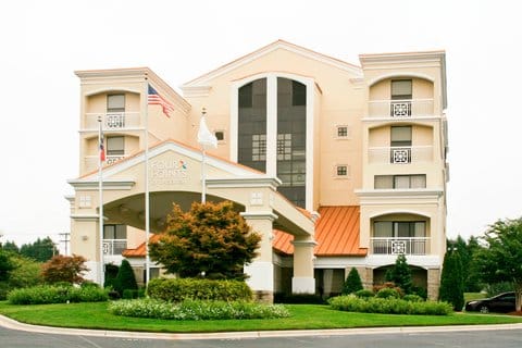 Four Points by Sheraton Charlotte - Pineville — 3
