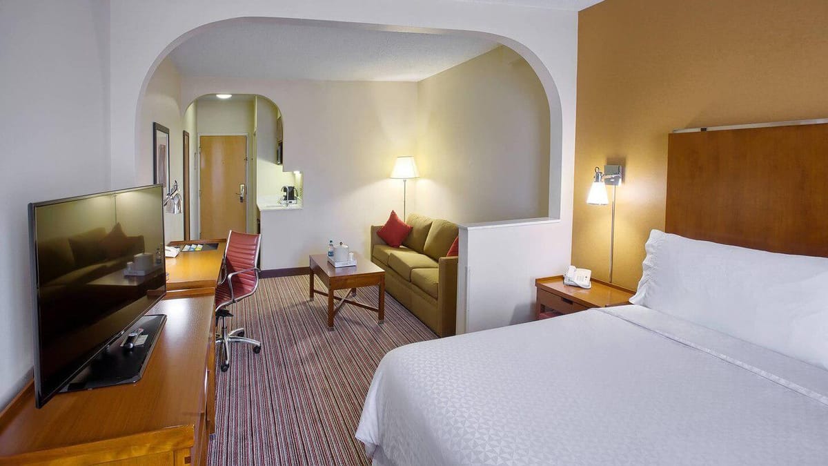Four Points by Sheraton Charlotte - Pineville — 5