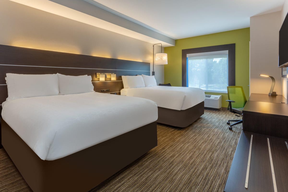 Holiday Inn Express & Suites Charlotte- Arrowood by IHG