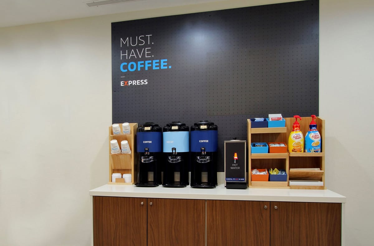 Holiday Inn Express & Suites Charlotte- Arrowood by IHG — 5