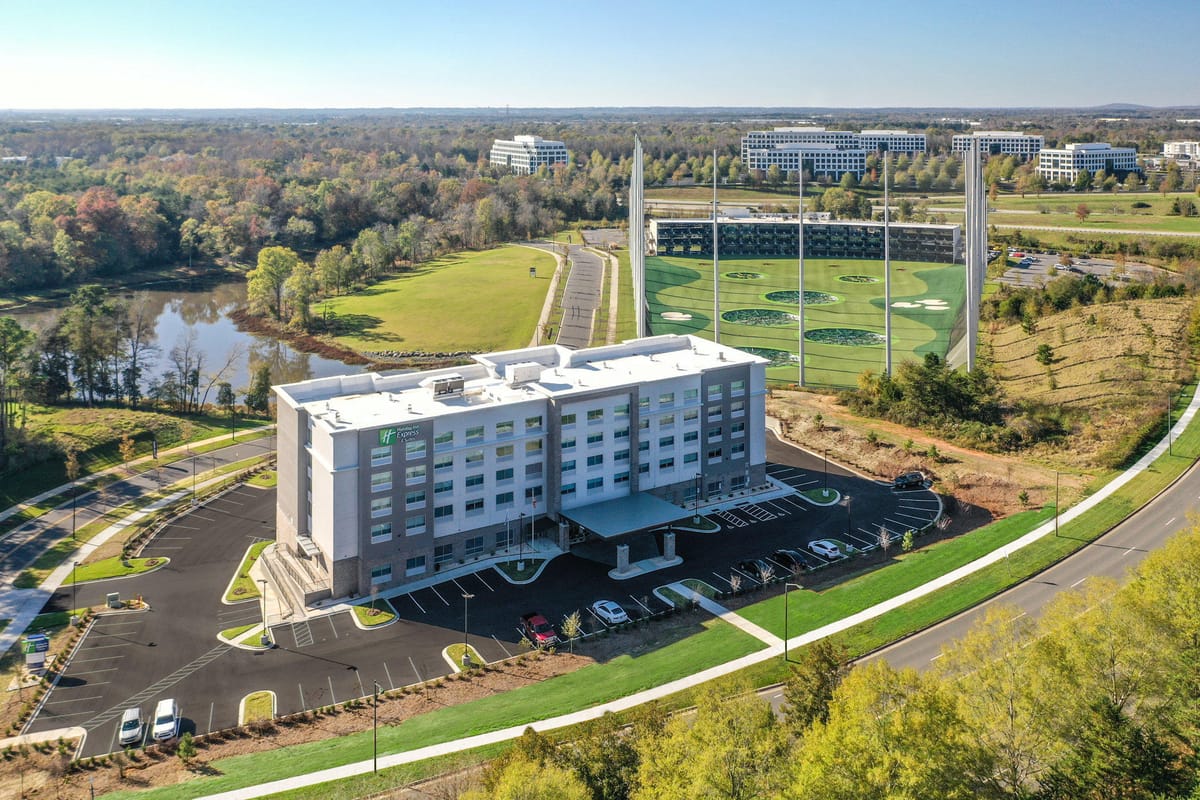 Holiday Inn Express & Suites Charlotte Southwest by IHG — 4