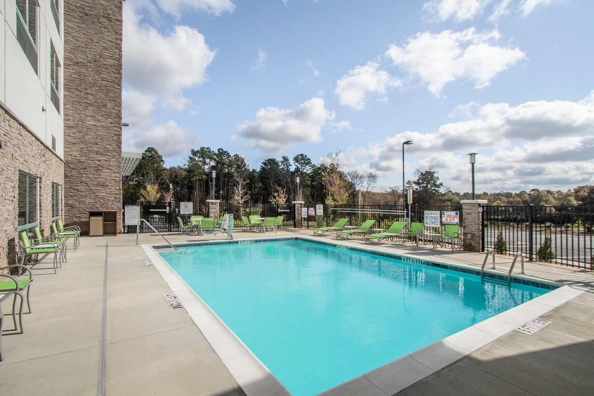 Holiday Inn Express & Suites Charlotte Southwest by IHG — 5