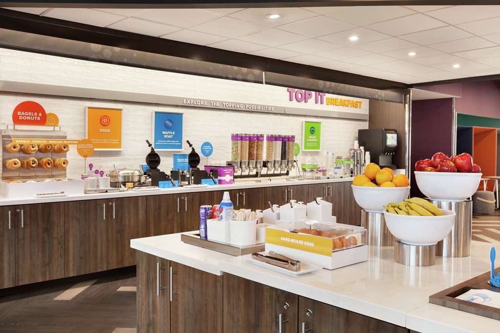 Tru by Hilton Charlotte Ayrsley — 3