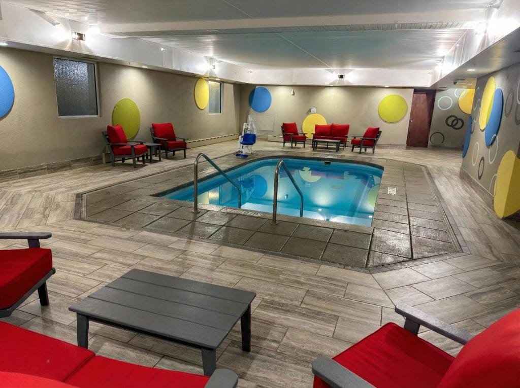 Best Western Plus Sandusky Hotel & Suites — 3