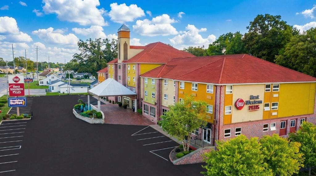 Best Western Plus Sandusky Hotel & Suites — 5