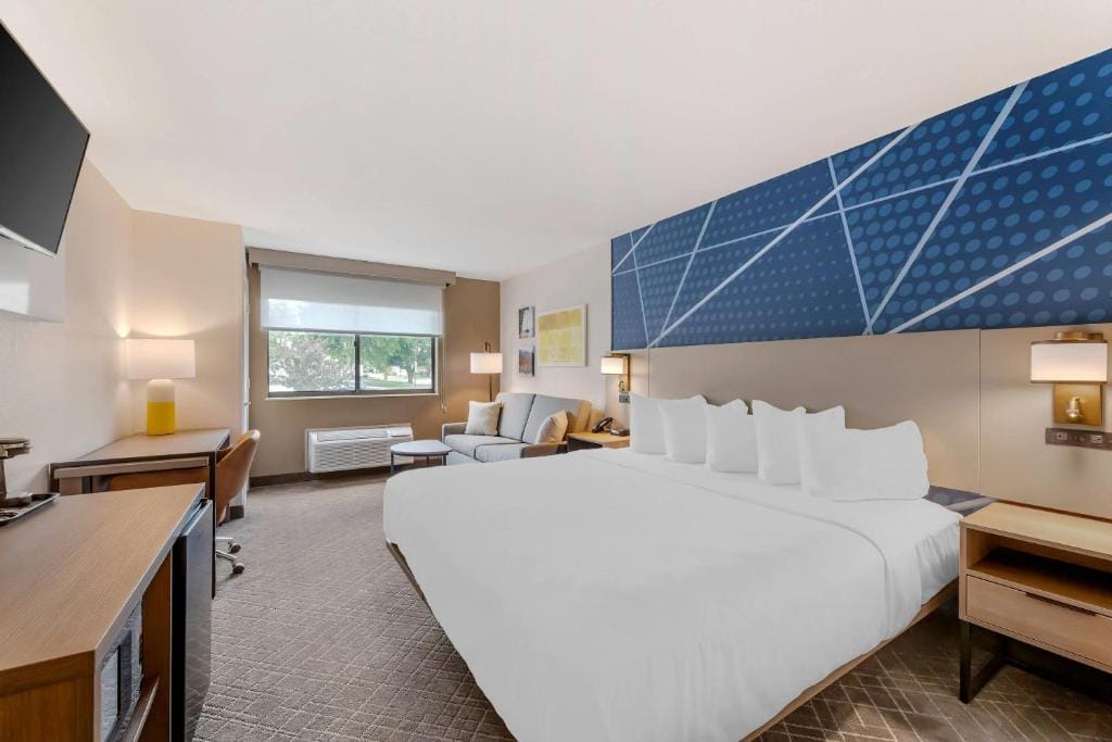 Comfort Inn River's Edge — 2