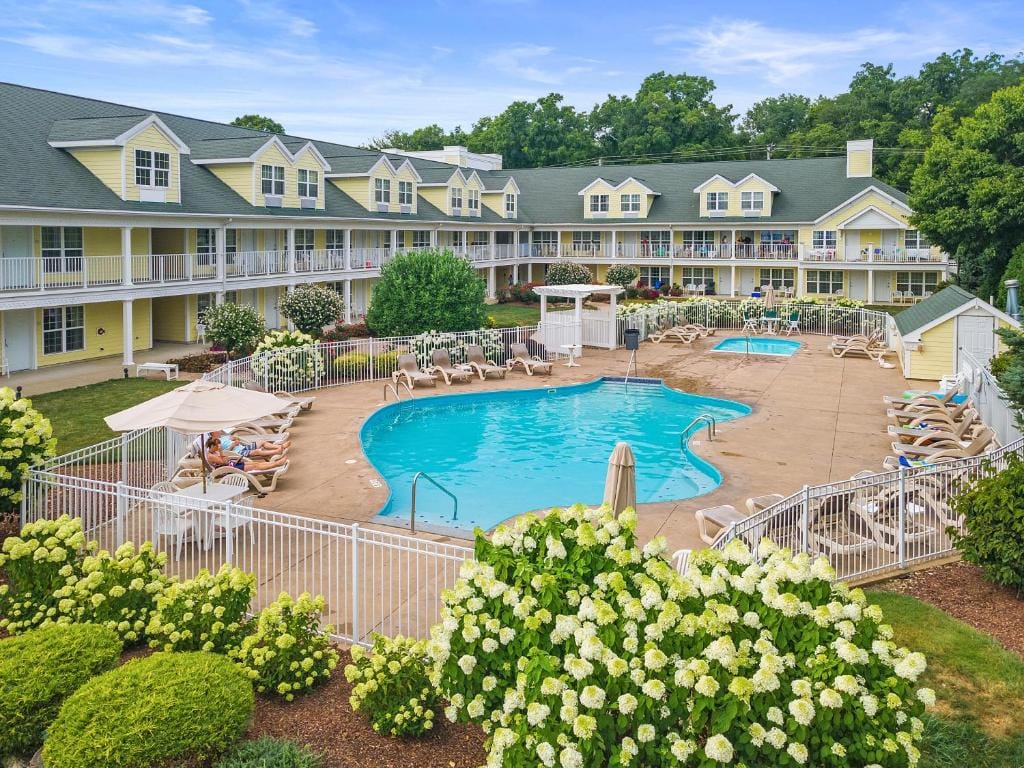 Kelleys Island Venture Resort — 4