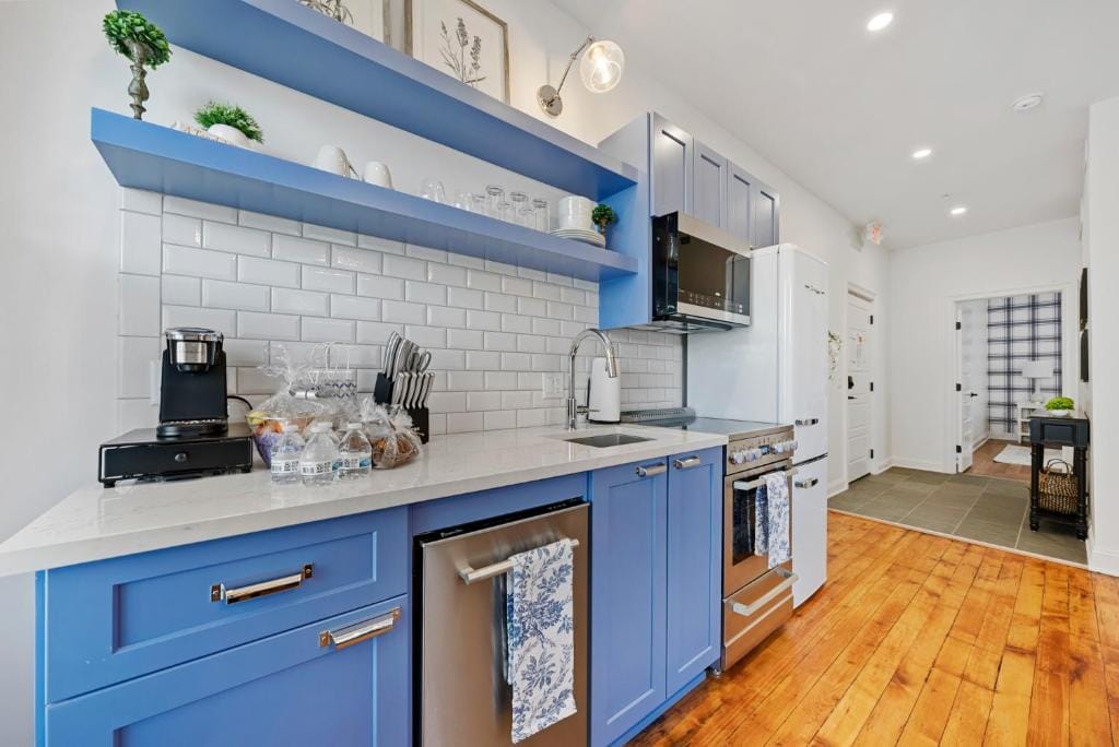 Luxury Boutique Downtown Private Unit — 4