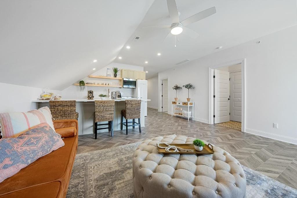 Presidential Suite Sandusky Waterfront Area — 3