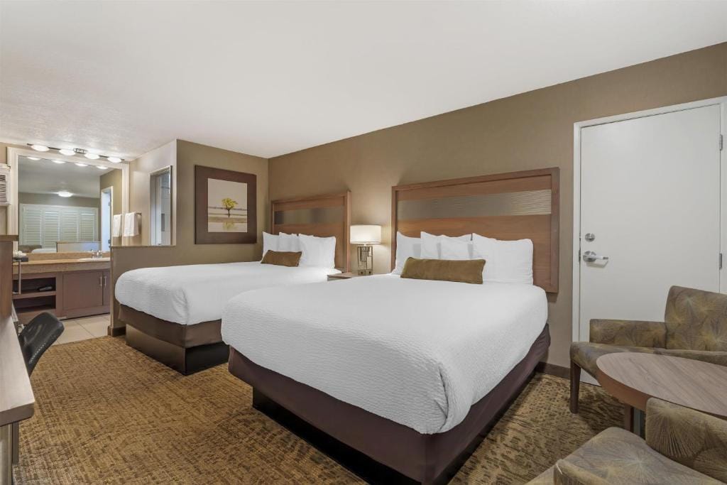 Best Western Plus Anaheim Inn — 2