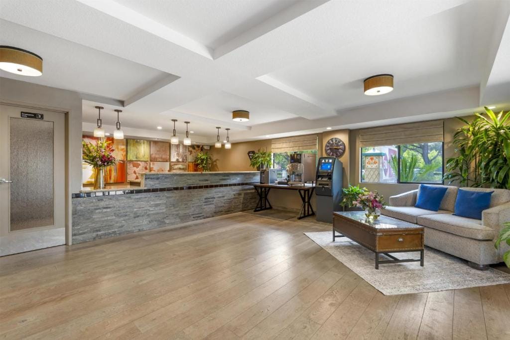Best Western Plus Anaheim Inn — 5