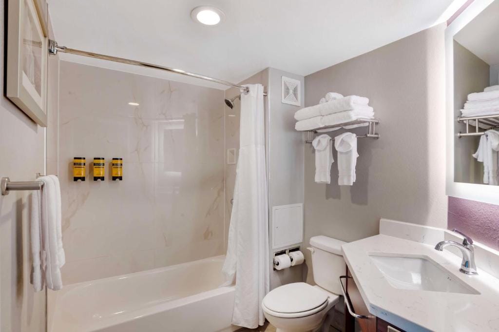Best Western Plus Commerce Hotel — 2