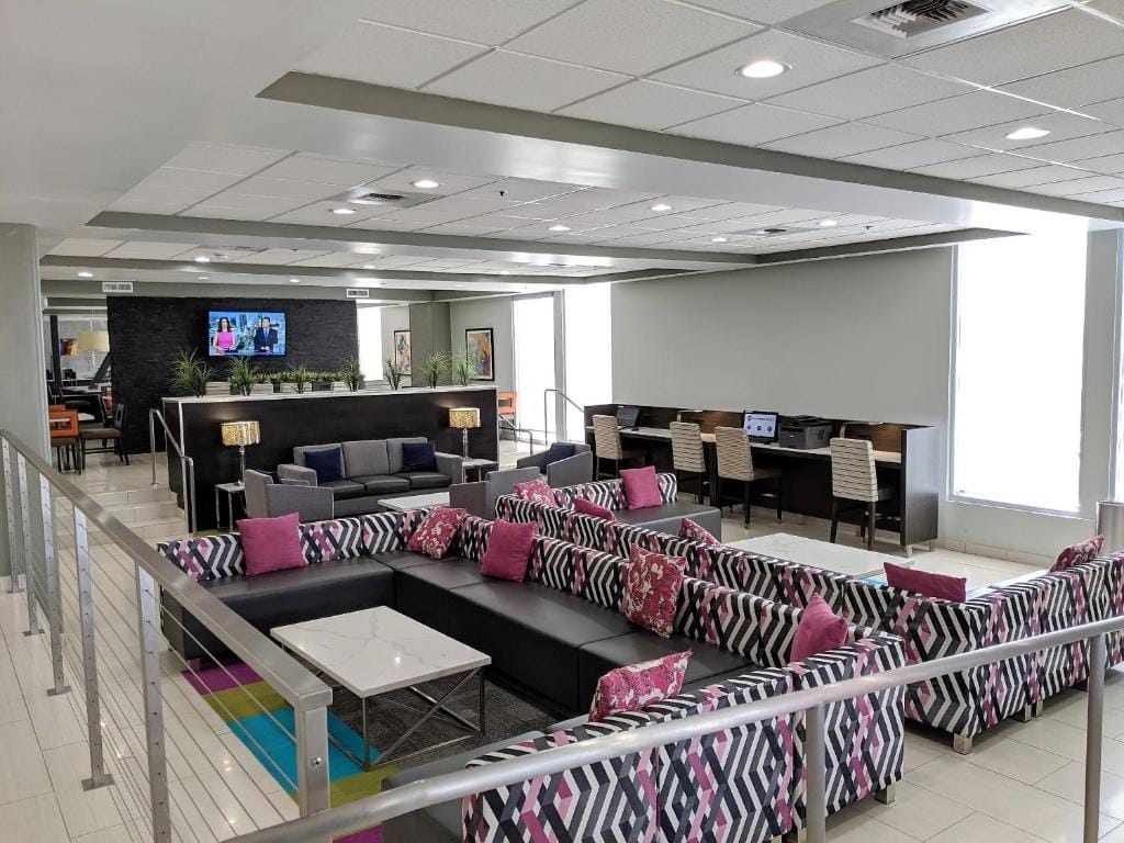 Best Western Plus Commerce Hotel — 3
