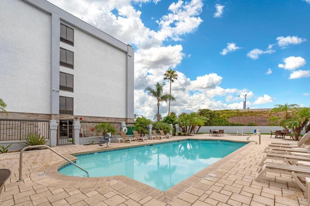 Comfort Inn Anaheim Resort — 4