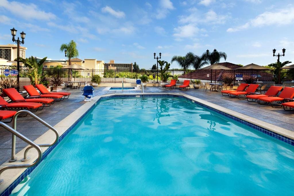 DoubleTree Suites By Hilton Anaheim Resort/Convention Center — 4