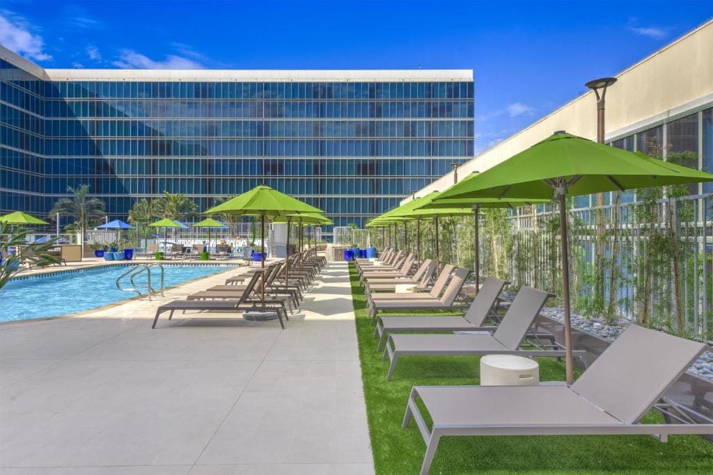Hilton Anaheim — 5