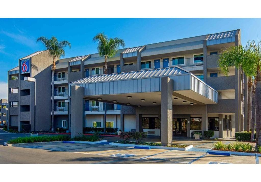 Motel 6-Anaheim, CA - Maingate