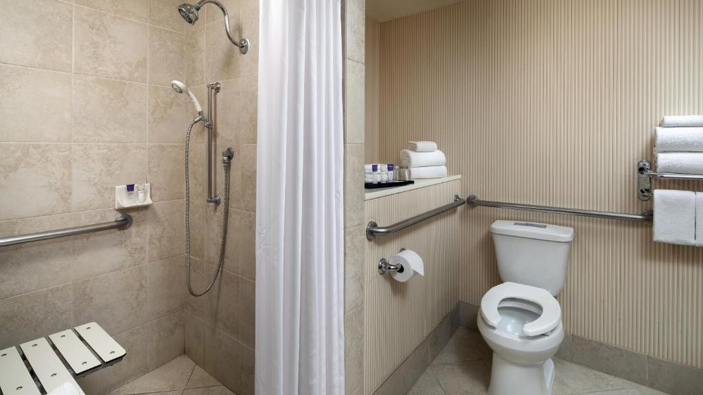 Anaheim Majestic Garden Hotel — 3