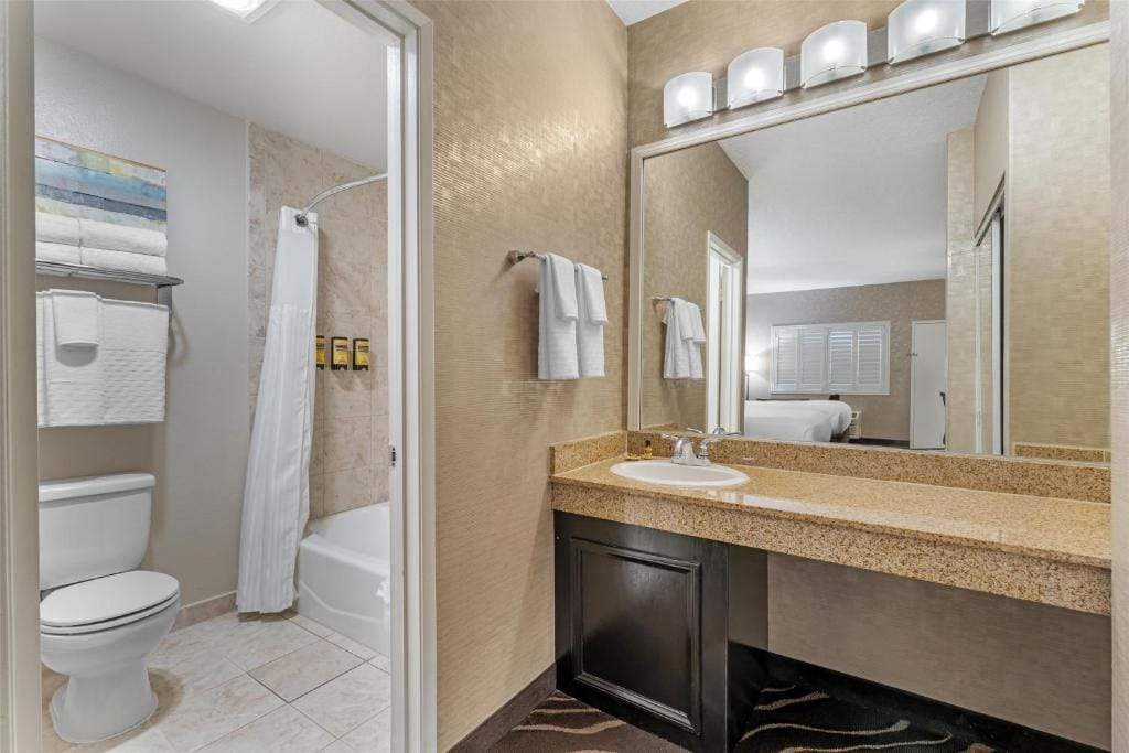 Best Western Plus Park Place Inn - Mini Suites — 3