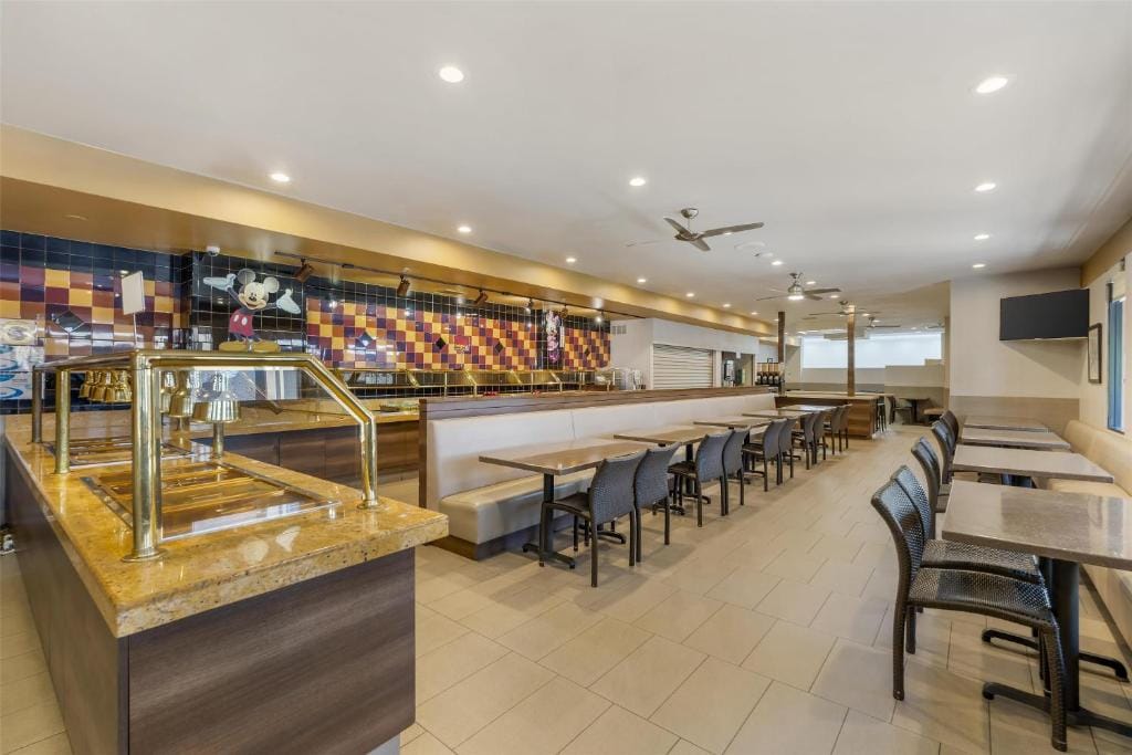 Best Western Plus Park Place Inn - Mini Suites — 4