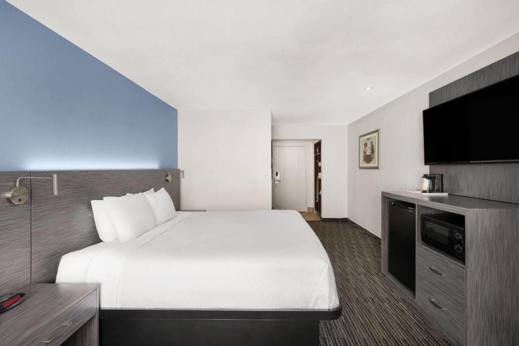 Travelodge Inn & Suites by Wyndham Anaheim on Disneyland Dr — 4