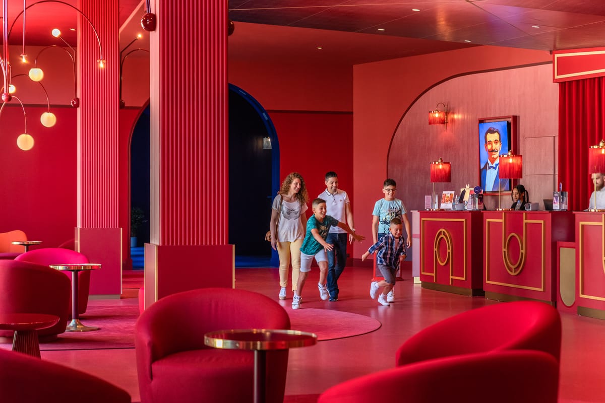 Grand Magic Hotel — 3