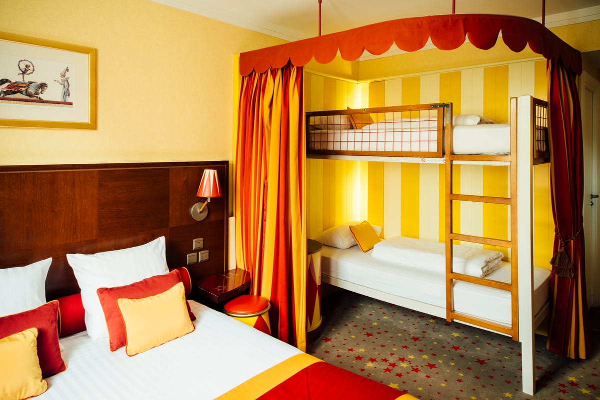 Grand Magic Hotel — 4