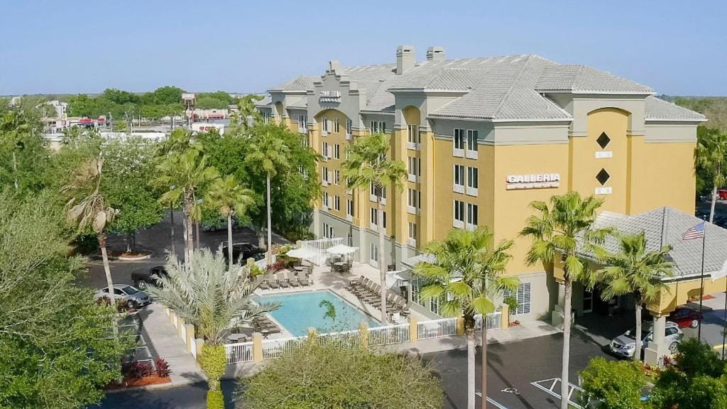 Galleria Palms Orlando - Free Theme Park Shuttles
