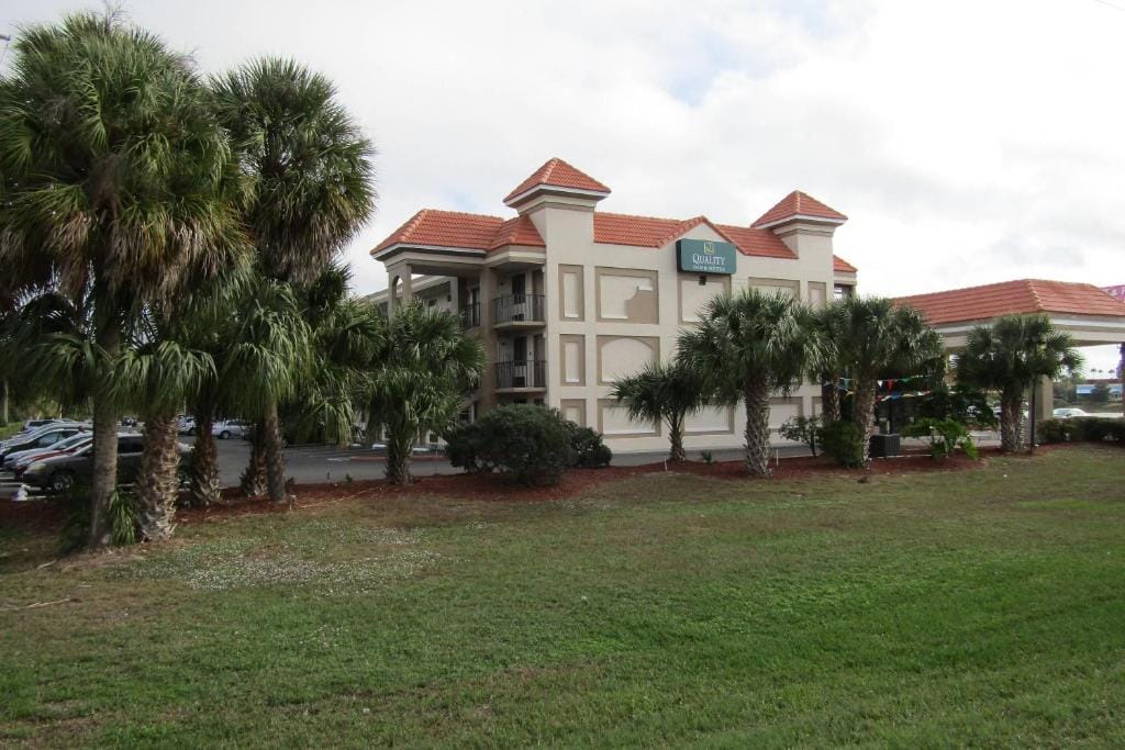 Quality Inn & Suites Kissimmee near Main Gate — 2