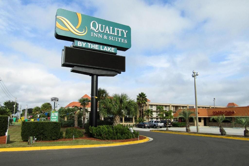 Quality Inn & Suites Kissimmee near Main Gate — 4