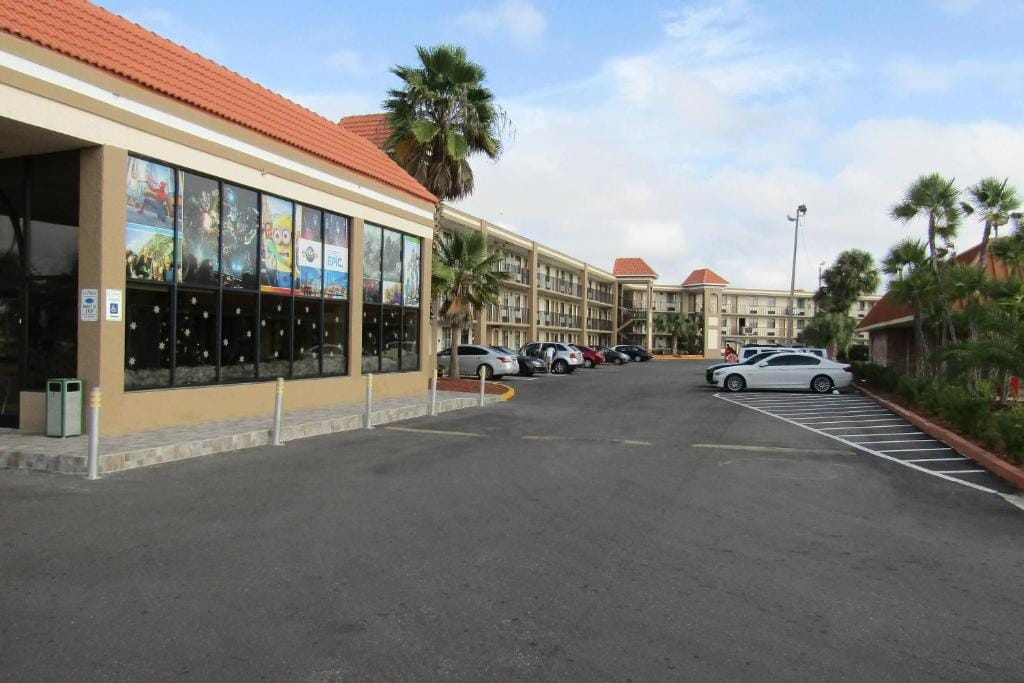 Quality Inn & Suites Kissimmee near Main Gate — 5
