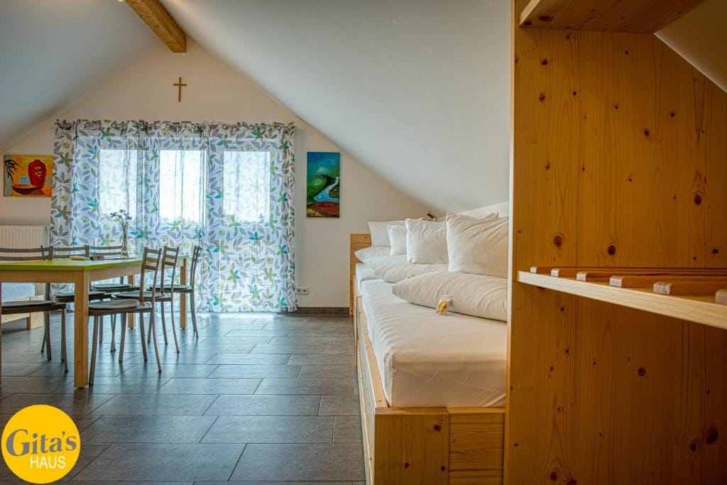 Gita´s Haus — 2