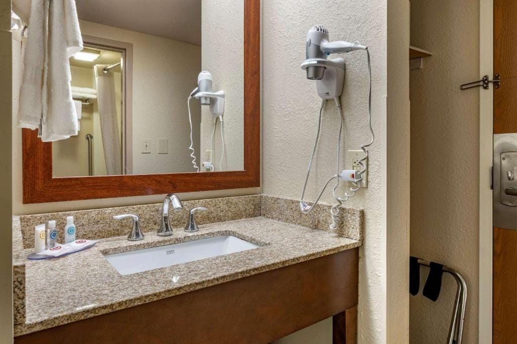 Comfort Inn Cincinnati Northeast — 3