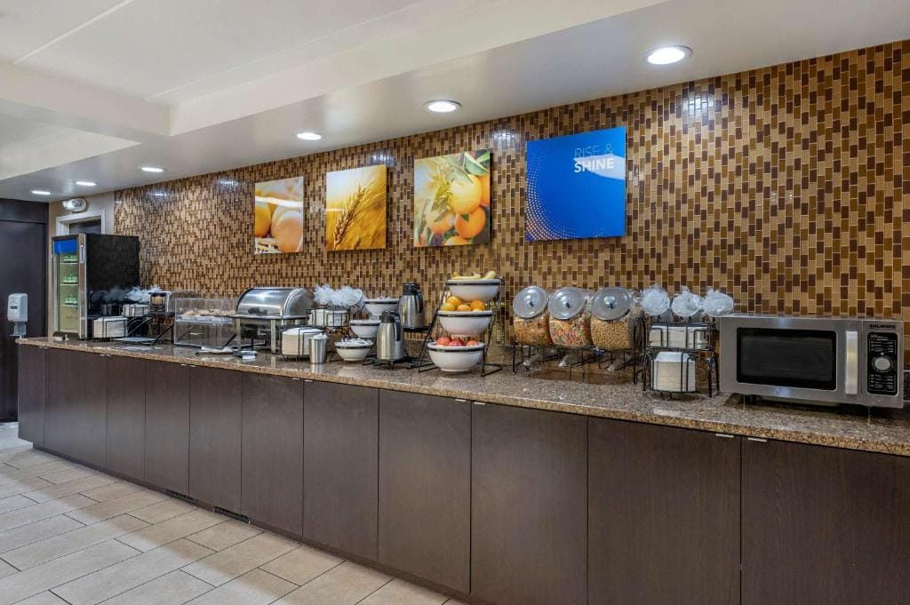 Comfort Inn Cincinnati Northeast — 4