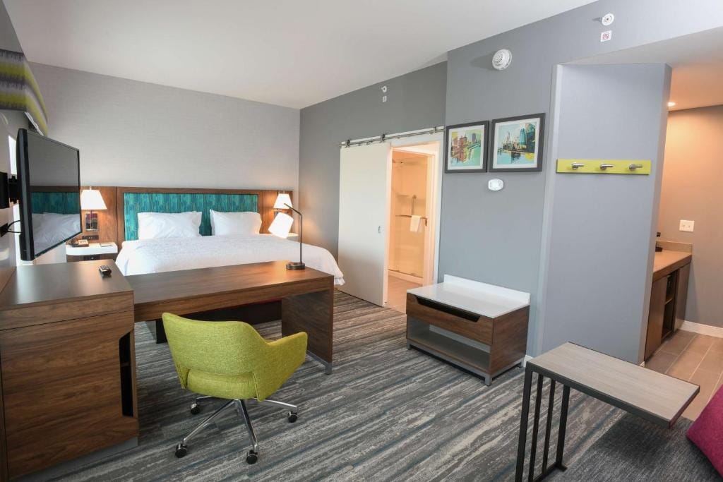 Hampton Inn & Suites Cincinnati Liberty Township — 2